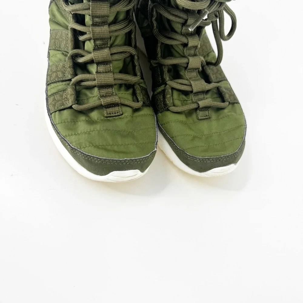 Nike Roshe Run Hi SneakerBoot Olive Green Faux Fur Winter Boots 615968-301 7.5